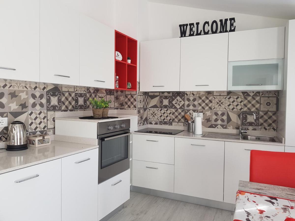 Casaviva - Casa Vacanze A Ceriale Con Terrazza Eksteriør billede